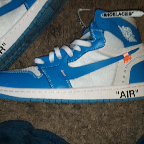 off white Jordan 1 - Picture 1 of 4